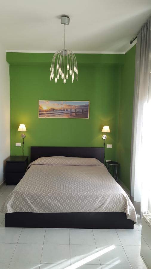Hotel Sauro В'яреджо Екстер'єр фото